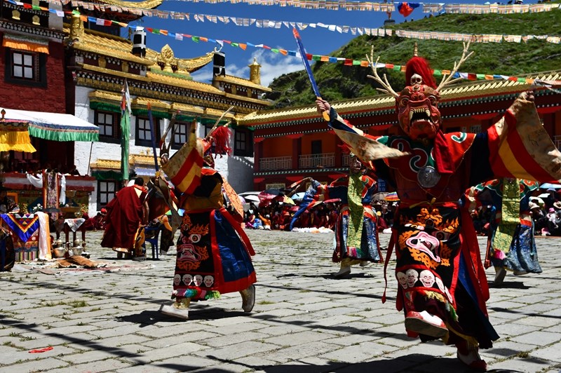 Mask Dance in Lhagang Monastery (Tagong Si) 